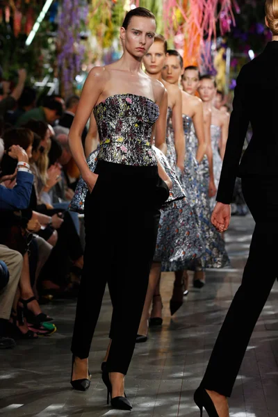 Look 61